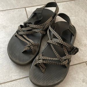 Chacos size 8W